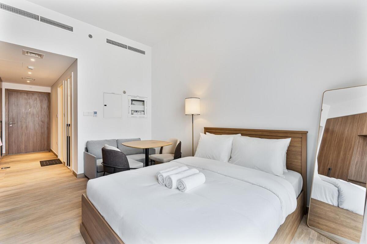 Apartment Bright Studio In Jvc With Pool And Gym Access